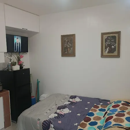 Cozy Staycation With Ac & Wi-Fi Fully Furnished In Valenzuela City