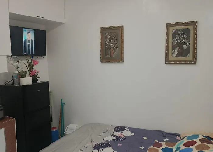 Guest house Cozy Staycation With Ac & Wi-fi Fully Furnished In Valenzuela