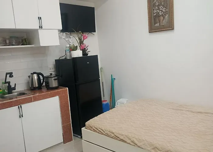 Guest house Cozy Staycation With Ac & Wi-fi Fully Furnished In Valenzuela